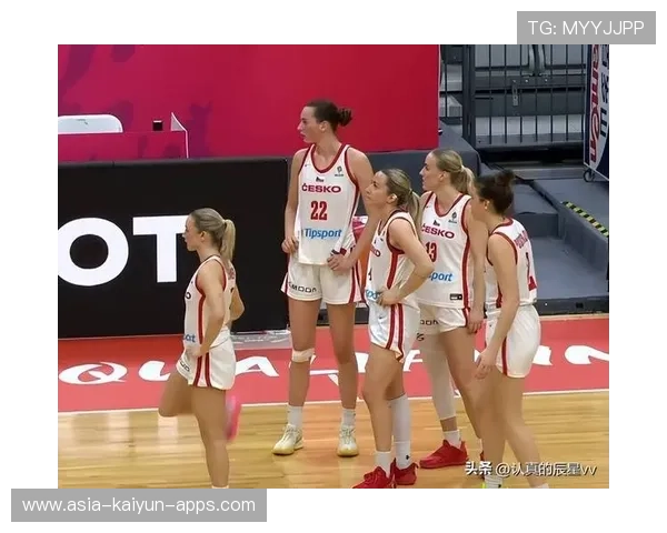 女篮新星单节轰下25分!连中8记三分,对手主帅无奈提前叫“别追了”